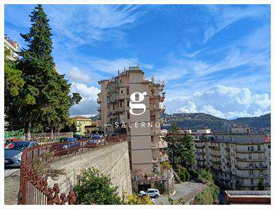 Foto Appartamento in Affitto, 3 Locali, 104 mq (Salerno)