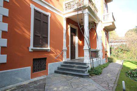 Foto Appartamento in Affitto, 3 Locali, 180 mq (Arona)