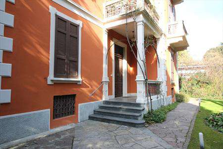 Foto Appartamento in Affitto, 3 Locali, 180 mq (Arona)