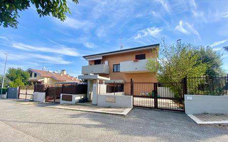 Foto Appartamento in Affitto, 3 Locali, 65 mq (Roma)