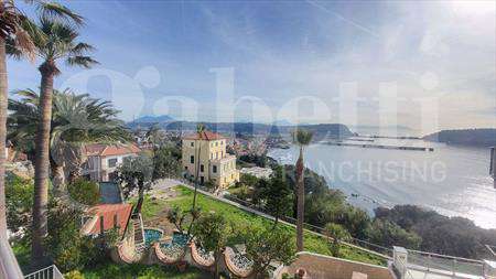 Foto Appartamento in Affitto, 3 Locali, 80 mq (Pozzuoli)