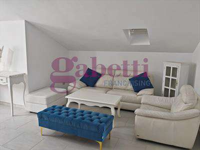 Foto Appartamento in Affitto, 4 Locali, 100 mq (Venafro)