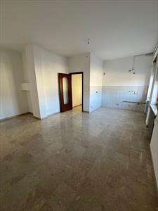 Foto Appartamento in Affitto, 5 Locali, 2 Camere, 100 mq (TALMASSONS)