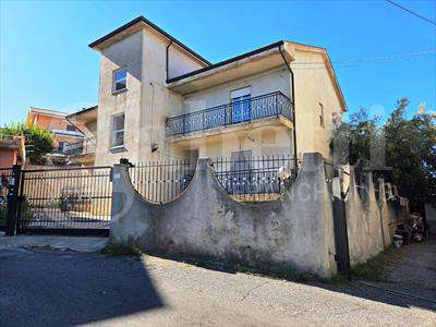 Foto Appartamento in Affitto, 6 Locali, 165 mq (Marano Marchesato)