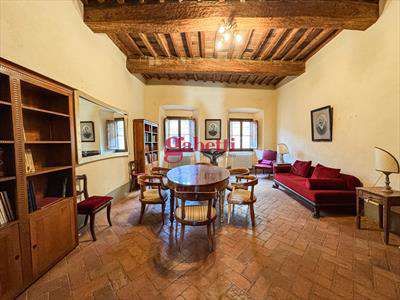 Foto Appartamento in Affitto, pi di 6 Locali, 320 mq (Barberino Tava