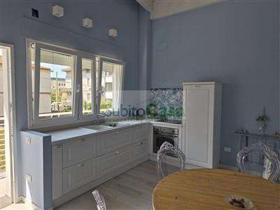 Foto Appartamento in Affitto a 1.100