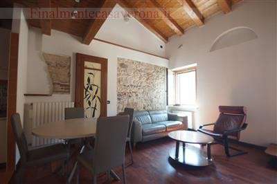 Foto Appartamento in Affitto a 1.400