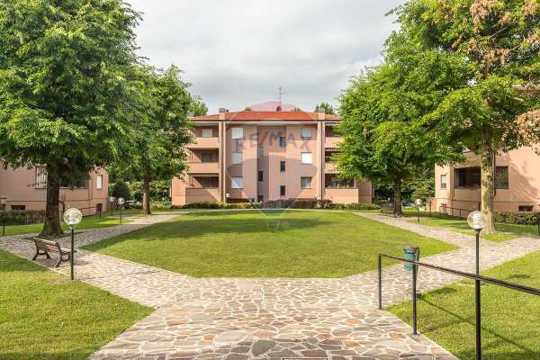 Foto Appartamento in affitto a Arcore