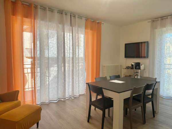 Foto Appartamento in affitto a Arona