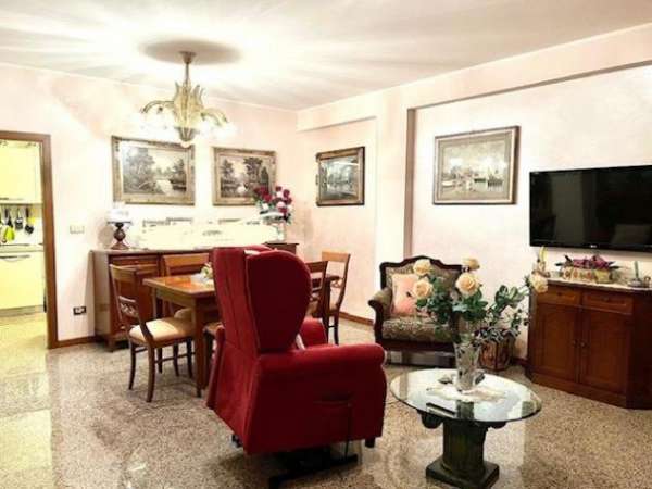 Foto Appartamento in affitto a Ascoli Piceno - 4 locali 120mq