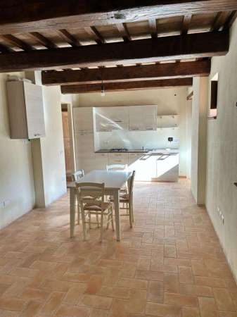 Foto Appartamento in affitto a Assisi
