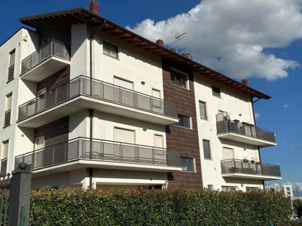 Foto Appartamento in affitto a Avezzano - 3 locali 60mq