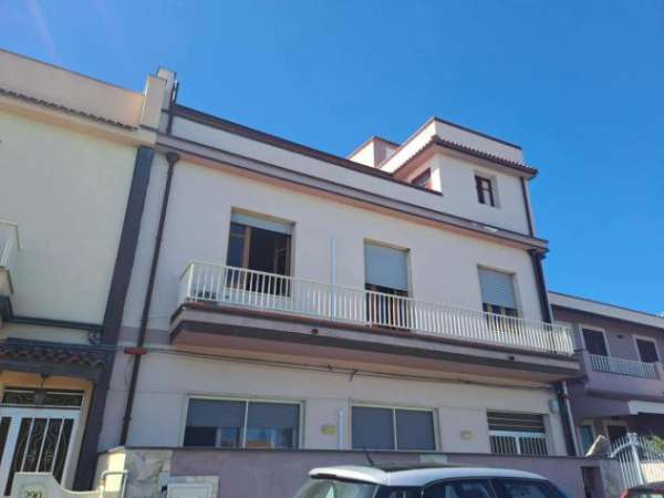 Foto Appartamento in affitto a Barcellona Pozzo Di Gotto - 4 locali 120mq
