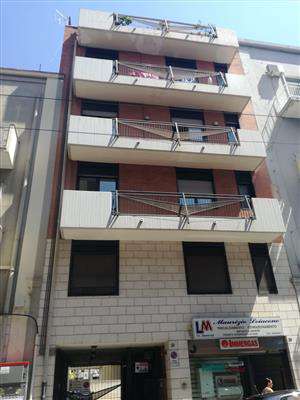 Foto Appartamento in affitto a Bari CARRASSI