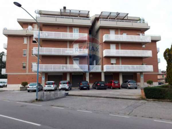 Foto Appartamento in affitto a Bastia Umbra - 4 locali 115mq