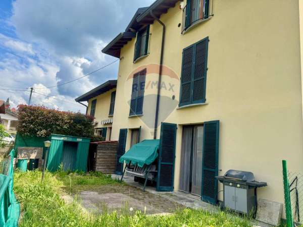 Foto Appartamento in affitto a Besano