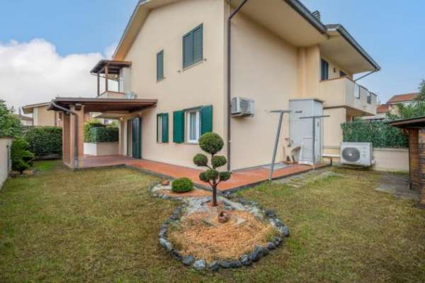 Foto Appartamento in affitto a Bientina 115 mq  Rif: 1355642