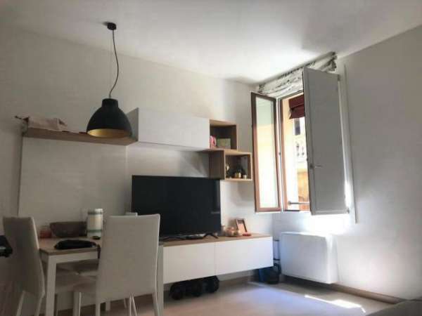 Foto Appartamento in affitto a Bologna - 3 locali 80mq
