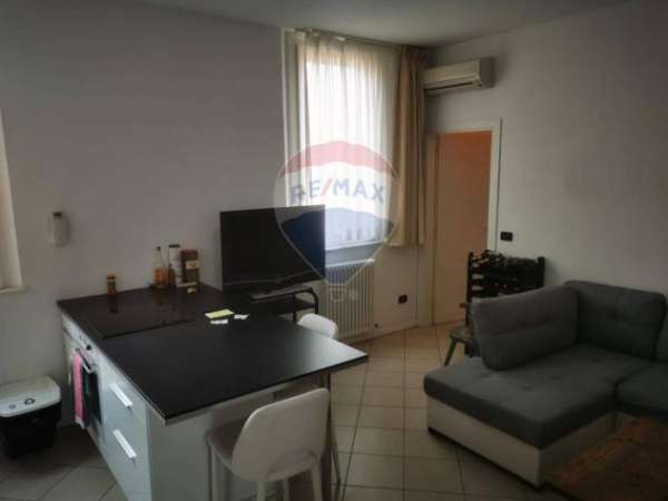 Foto Appartamento in affitto a Bologna - 3 locali 85mq