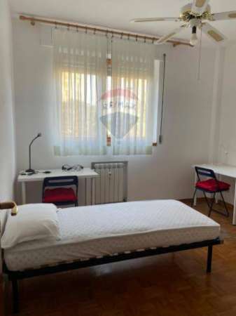 Foto Appartamento in affitto a Bologna - 4 locali 150mq