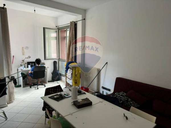 Foto Appartamento in affitto a Bologna - 4 locali 80mq