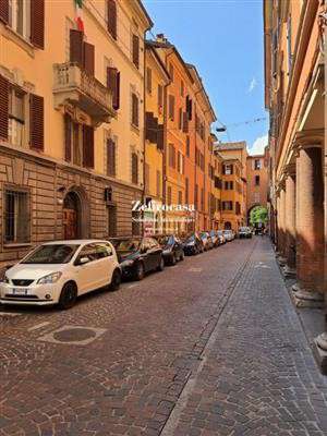 Foto Appartamento in Affitto a Bologna