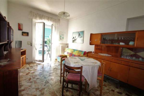 Foto Appartamento in Affitto a Borghetto Santo Spirito Via Firenze 4.