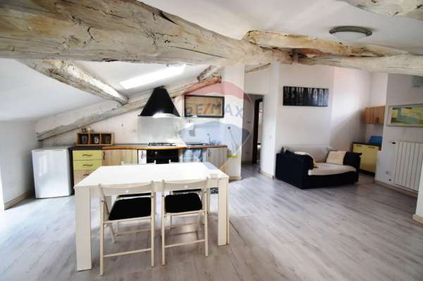 Foto Appartamento in affitto a Cadegliano Viconago