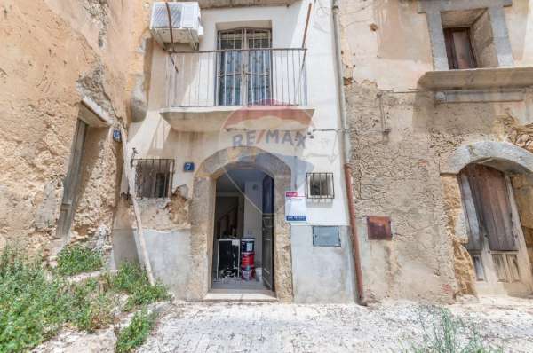 Foto Appartamento in affitto a Caltagirone