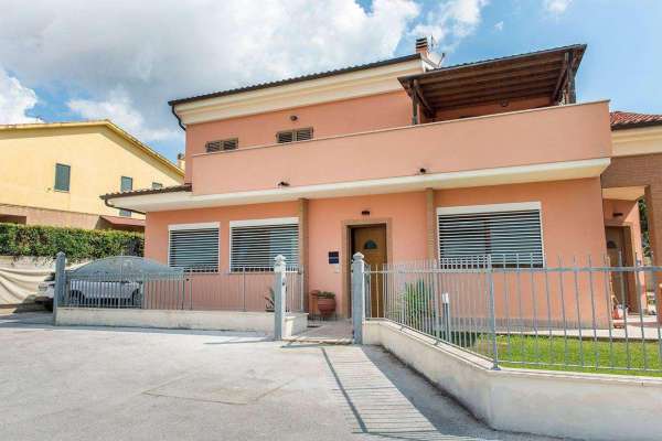 Foto Appartamento in affitto a Camerano
