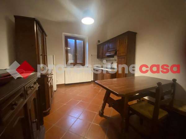 Foto Appartamento in affitto a Capraia E Limite