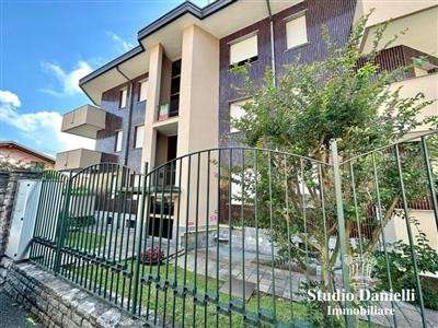 Foto Appartamento in Affitto a Carate Brianza