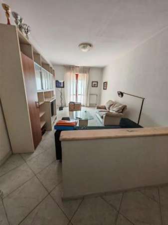 Foto Appartamento in affitto a Carrara 100 mq  Rif: 1340418