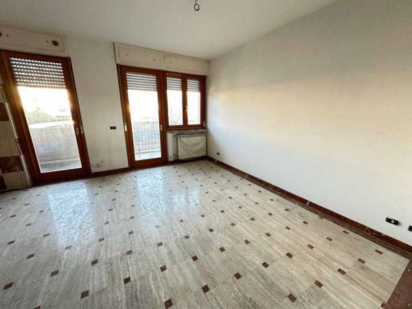 Foto Appartamento in Affitto a Carrara Via Tiro a Volo