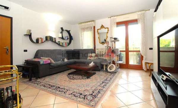 Foto Appartamento in Affitto a Carugate