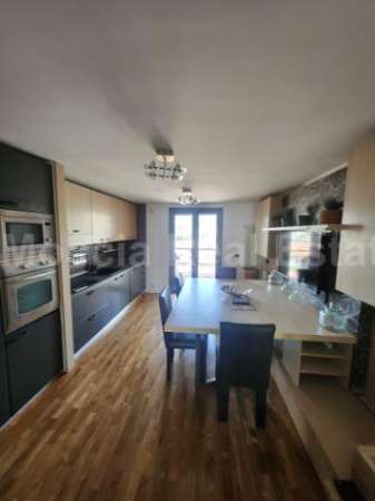 Foto Appartamento in affitto a Caserta - 3 locali 110mq