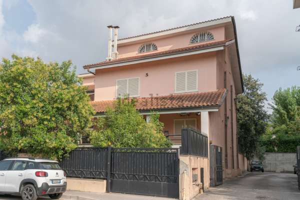 Foto Appartamento in affitto a Caserta