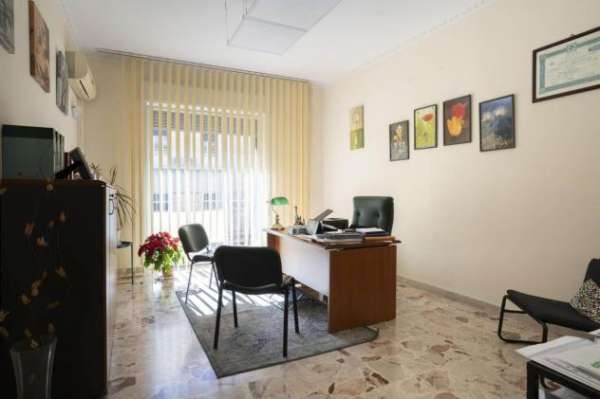 Foto Appartamento in affitto a Catania - 5 locali 128mq