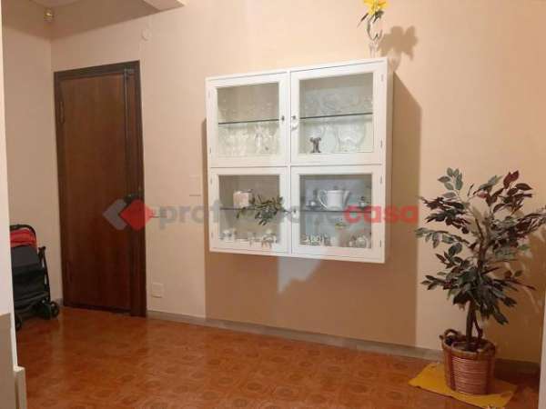 Foto Appartamento in affitto a Catania - 5 locali 130mq