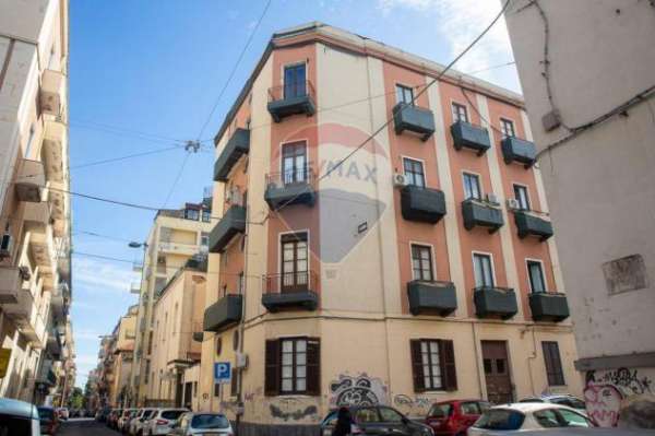 Foto Appartamento in affitto a Catania - 5 locali 155mq