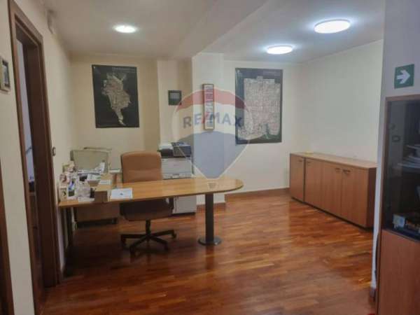 Foto Appartamento in affitto a Catania - 7 locali 180mq