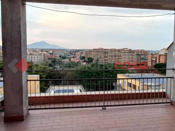 Foto Appartamento in affitto a Catania