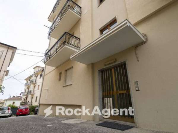 Foto Appartamento in affitto a Catanzaro