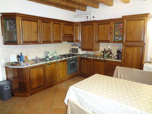 Foto Appartamento in affitto a Colognola Ai Colli