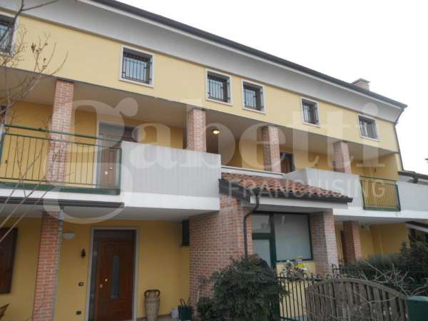 Foto Appartamento in affitto a Colognola Ai Colli