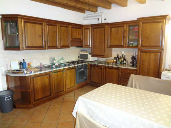 Foto Appartamento in Affitto a Colognola ai Colli Colognola ai Colli