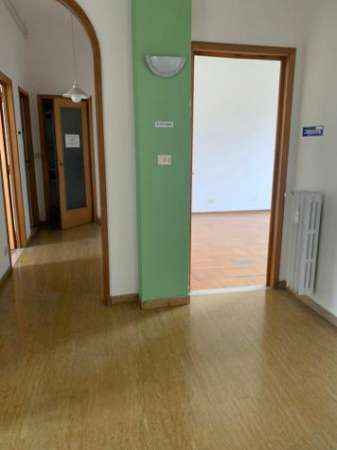 Foto Appartamento in affitto a Cuneo - 5 locali 130mq