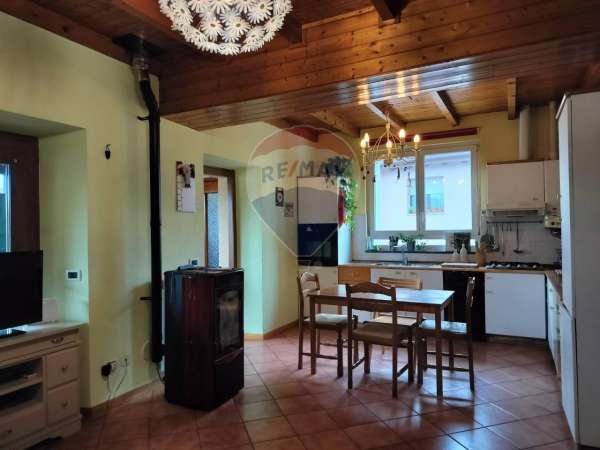 Foto Appartamento in affitto a Daverio