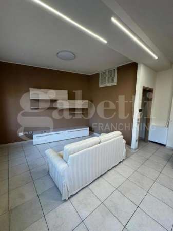 Foto Appartamento in affitto a Elmas