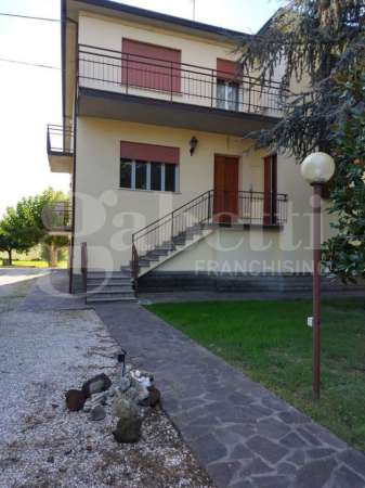 Foto Appartamento in affitto a Faenza
